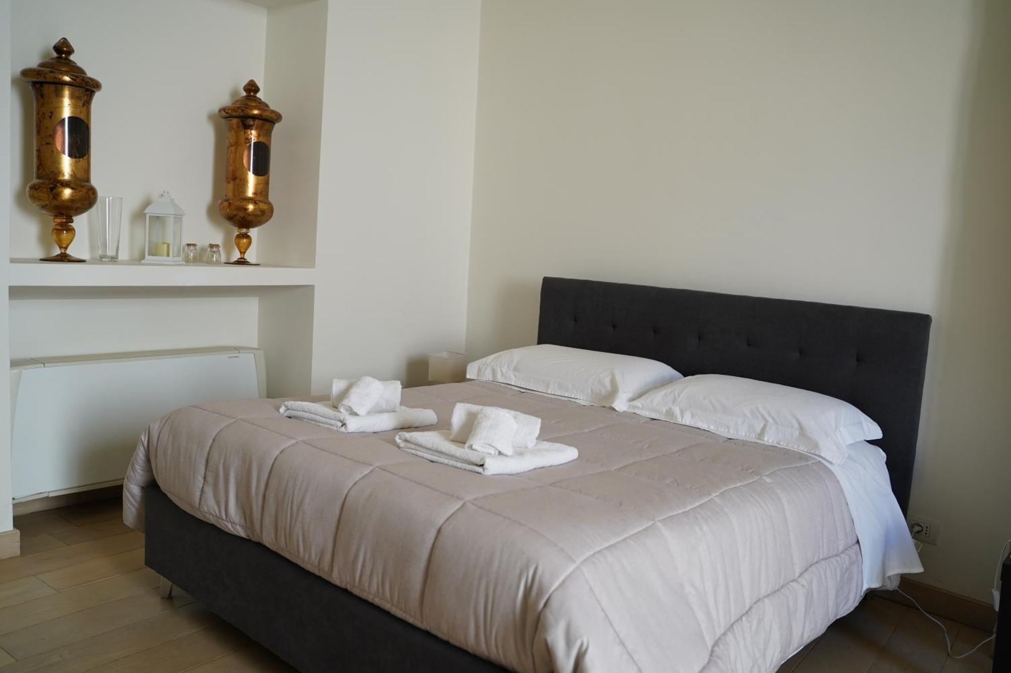 Suite Home D'Aragona Lecce Exteriör bild